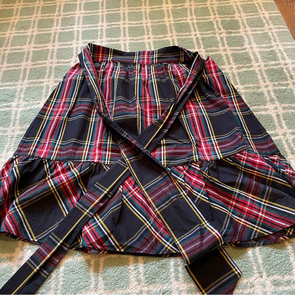 EUC J Crew factory holiday tartan skirt: 4